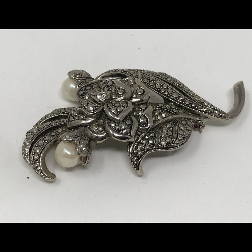 Kenneth J Lane for Avon, flower brooch